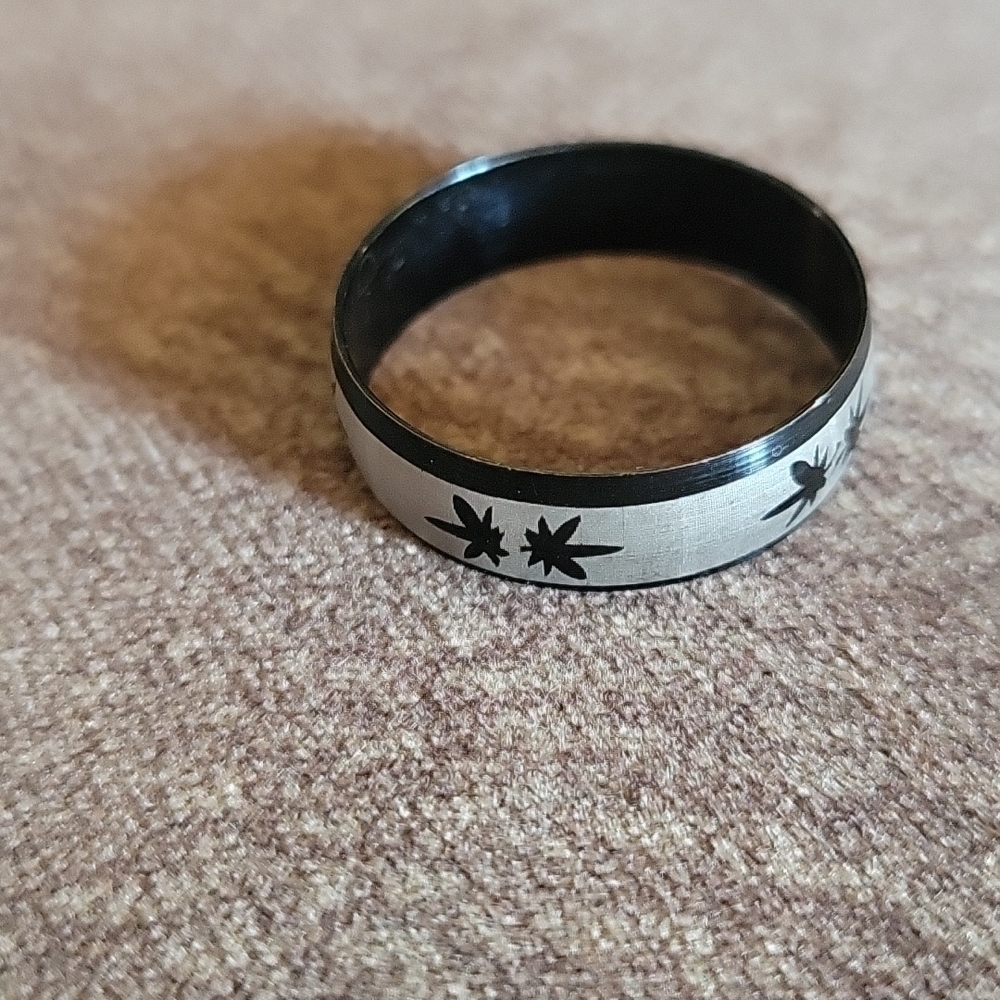 3/$30 Metal Black Silver Ganja Leaf Band Ring - Picture 3 of 5